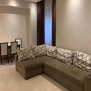 Three Bedroom In Saburtalo Апартаменты Тбилиси